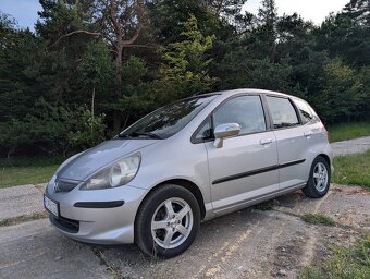 Predám auto značky Honda Jazz 1,4i LS CVT automat - 2