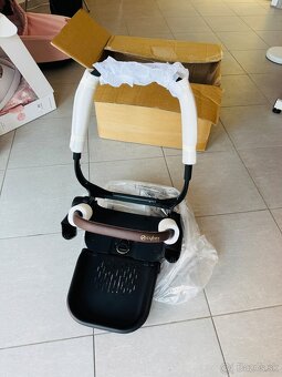 Cybex priam  rám sedadla rosegold a seatpack simply flowers - 2