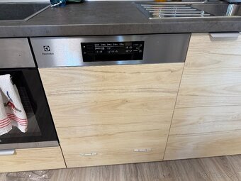 Vstavaná umývačka riadu ELECTROLUX 60cm - 2