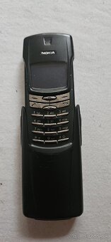 Nokia 8910i - 2