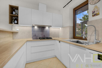 🌿 Exkluzívny 5-izbový rodinný dom v Reci – pokoj, súkromie a - 2