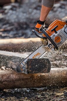 Motorová píla Stihl 261 - 2