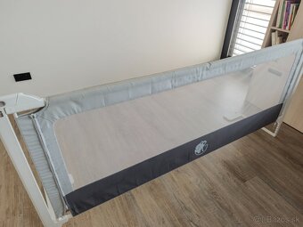 Monkey mum Zabrana - 2