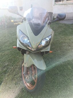 hond cbr F4 - 2