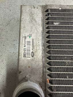 CHLADIČ VODY RANGE/LAND ROVER 4.4 V8 (2002-2005) - 2