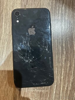 Zdravím vás, mám na predaj tento IPhone XR 64GB - 2