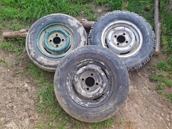 predam predne kolesa na zetor 25, 6,40x15, su zo škody 1203 - 2