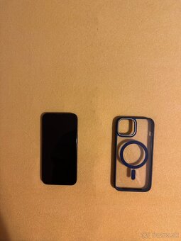 Apple iPhone 13 - 2