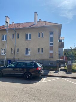 Ponúkam 2 izb. tehlový byt na zámostí v Trenčíne. - 2