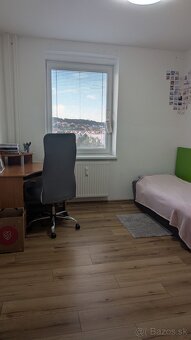 Samostatná, nepriechodná izba pre študetku - 2