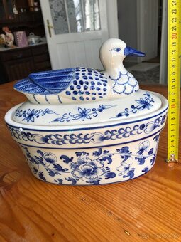 Porcelánová dóza - 2