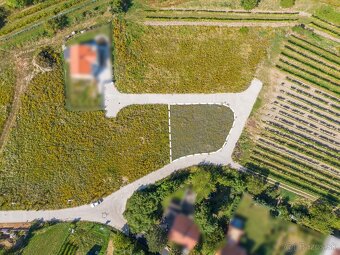 MODRA: PONUKA DRUHÉHO LUKRATÍVNEHO STAVEBNÉHO POZEMKU - 2