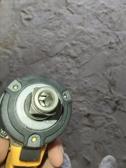 Rázový uťahovák Dewalt - 2