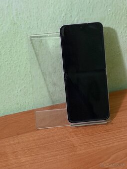 Dobrý deň Ponúkam na predaj Samsung Galaxy Z Flip 6 512GB - 2