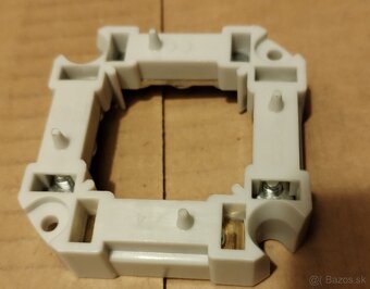 NOVÝ - věneček, svorkovnice plastový - 72ks - 2