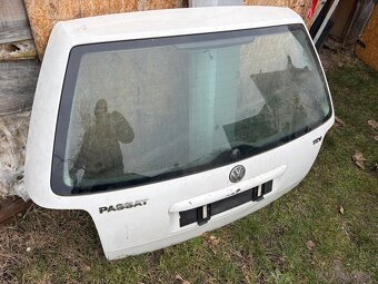 Passat b5 kombi Zadna kapota - 2