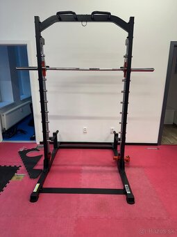 posilňovací stroj Ironlife Smith Machine - 2
