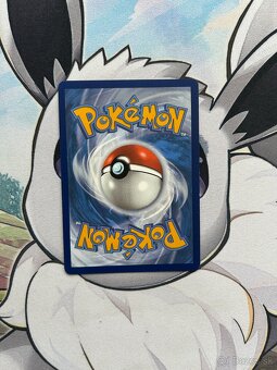 Arceus Vstar, vzacna Pokémon karta - 2