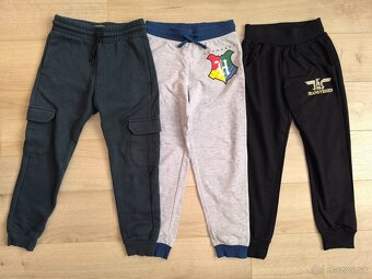 Balík tepláky 122/128 - 2