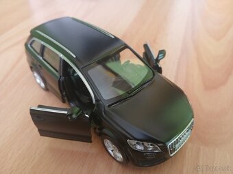 Modely autíčiek a motorka - 2