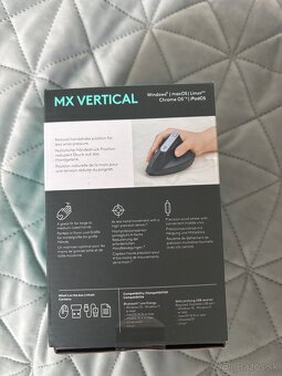 Bluetooth Vertikalna Opticka Mys - NOVE - 2