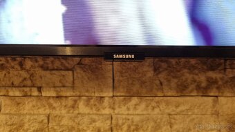 Predám Smart 4K SAMSUNG TV 43"/108cm aj s drziakom na stenu - 2