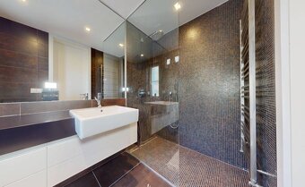 6-izbový rodinný dom s wellness a bazénom Záhorská Bystrica - 2