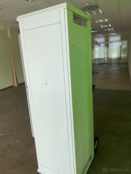 Rozvádzač/server skriňa - 2