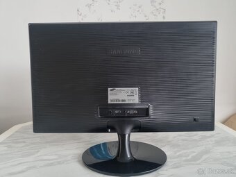 Samsung S24D300H - 2
