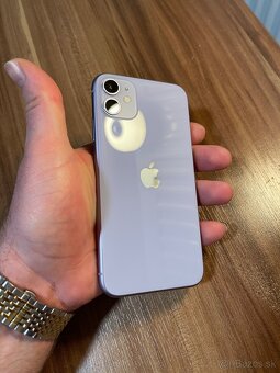 iPhone 11 Lila 64GB - 2