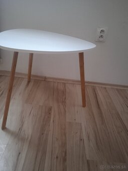 Biely stolik - 2