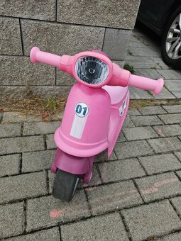 Odrazadlo Smoby Vespa Scooter - 2
