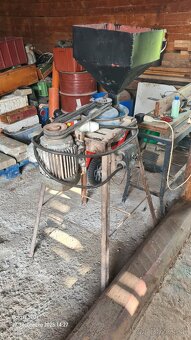 Šrotovnik na obilie - 2