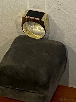 Zlatý prsteň s Ónyxom - 2