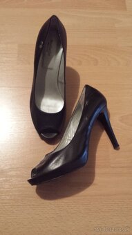 Dámske lodičky Nero Giardini č. 39 - 2