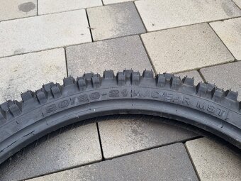 Predám pneu Pirelli 90/90 21 - 2