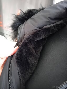 Čierna dámska zimná bunda - 2