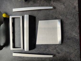 Hliníkový dekor Golf 4 R32 - 2