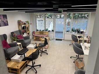 Pracovne miesto pre manikerku - 2