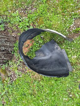 Hyundai Kona lavy podblatnik - 2