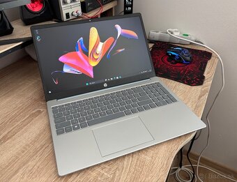 /15.6"/HP Notebook/4GB RAM DDR5/128GB NVMe SSD/Intel HD 2GB - 2