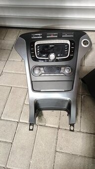 Predám rádio Sony Ford - 2