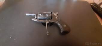 Prodám tento   zbraň   starozitni - 2