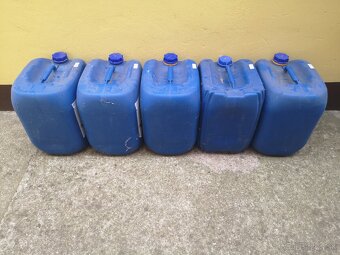 Predám bandasky kanister 30Litrove su z PHM(nafta) - 2