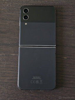 Samsung Galaxy Z Flip4 Graphite - nový - 2