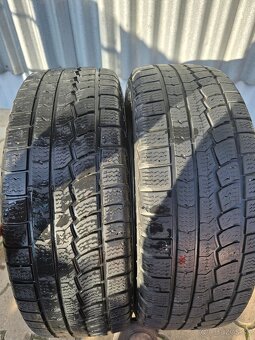 Predám 2x ZIMNÉ pneu 205/60 R16 - 2