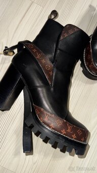 Louis Vuitton kožené vysoké čižmy V.38 - 2