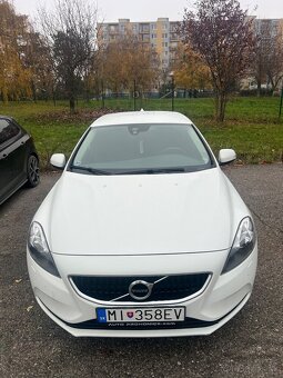 Predám Volvo v40 ročník 2017 - 2