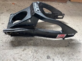 Zadná kyvná vidlica GSX-R 1000 K7 K8 - 2