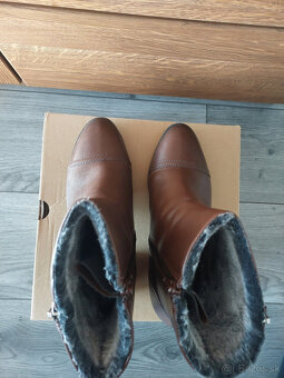 Dámske kožené čižmy značky Baťa - 2